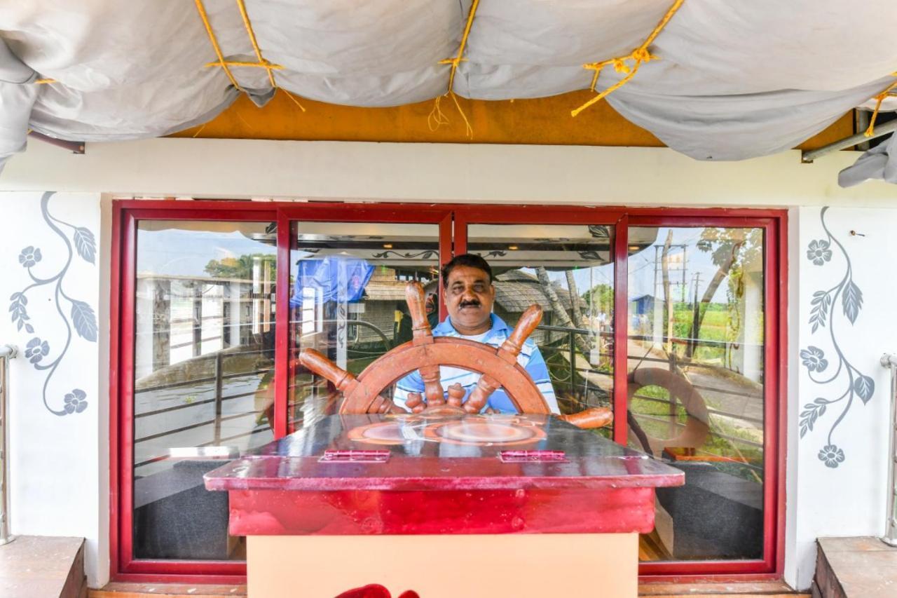 Sreekrishna Houseboat C/O Sreekrishna Ayurveda Panchakarma Centre Hotel Alappuzha Kültér fotó