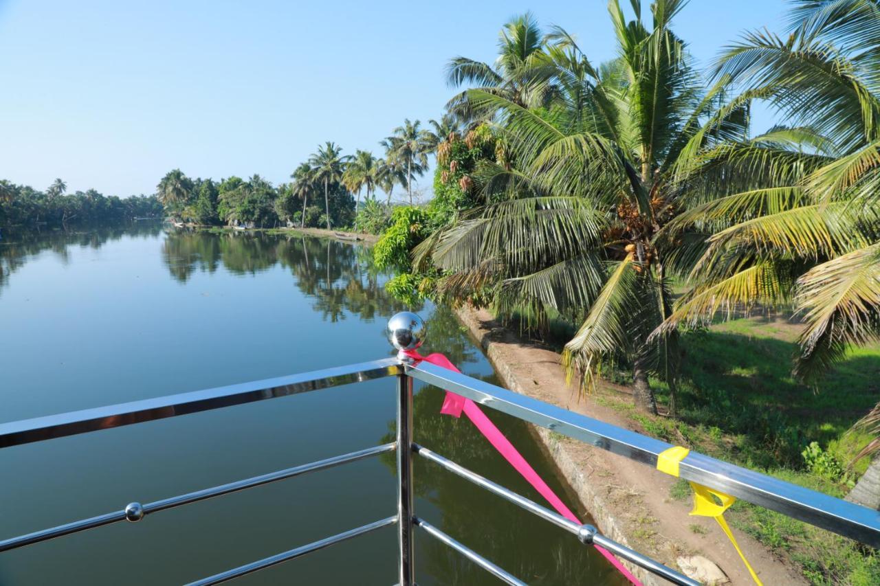 Sreekrishna Houseboat C/O Sreekrishna Ayurveda Panchakarma Centre Hotel Alappuzha Kültér fotó