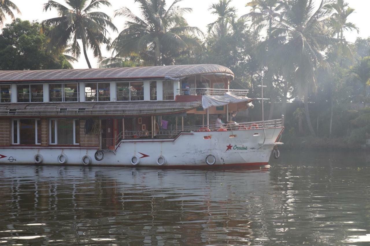 Sreekrishna Houseboat C/O Sreekrishna Ayurveda Panchakarma Centre Hotel Alappuzha Kültér fotó